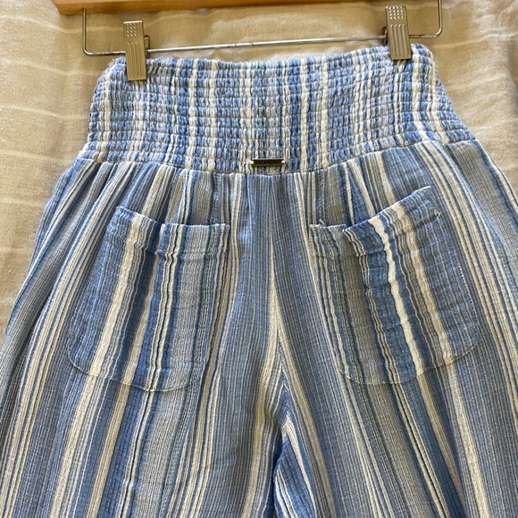 Billabong pants - 2 pairs of small lightly worn pants great for summer - - Picture 8 of 10